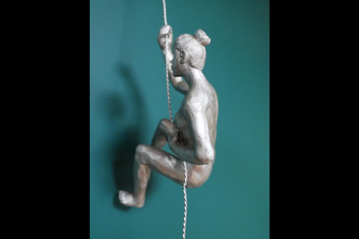 Set Of 2 Abseiling Women