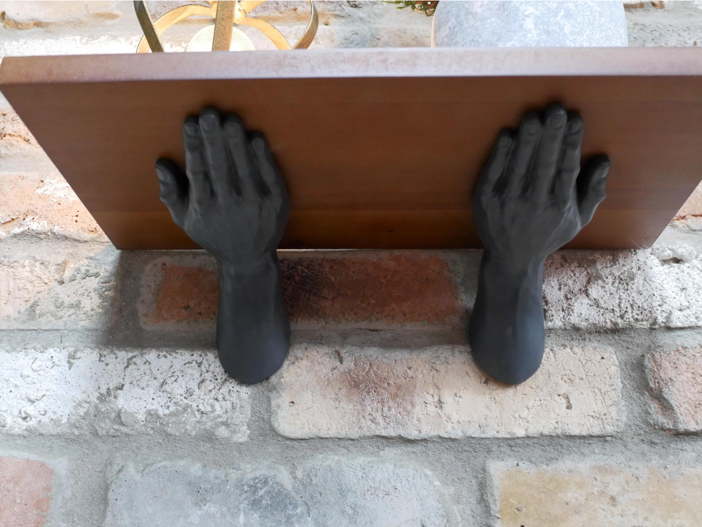 Hands Shelf