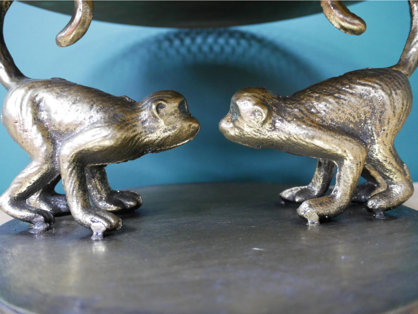 Small Monkey Side / Stand