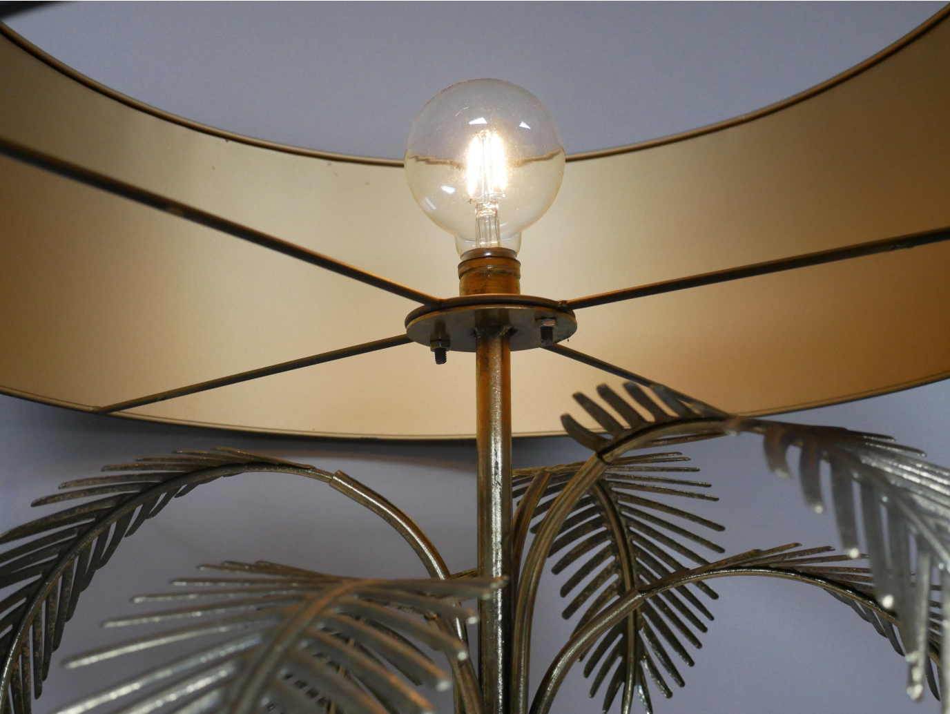 Large Palm Lamp
