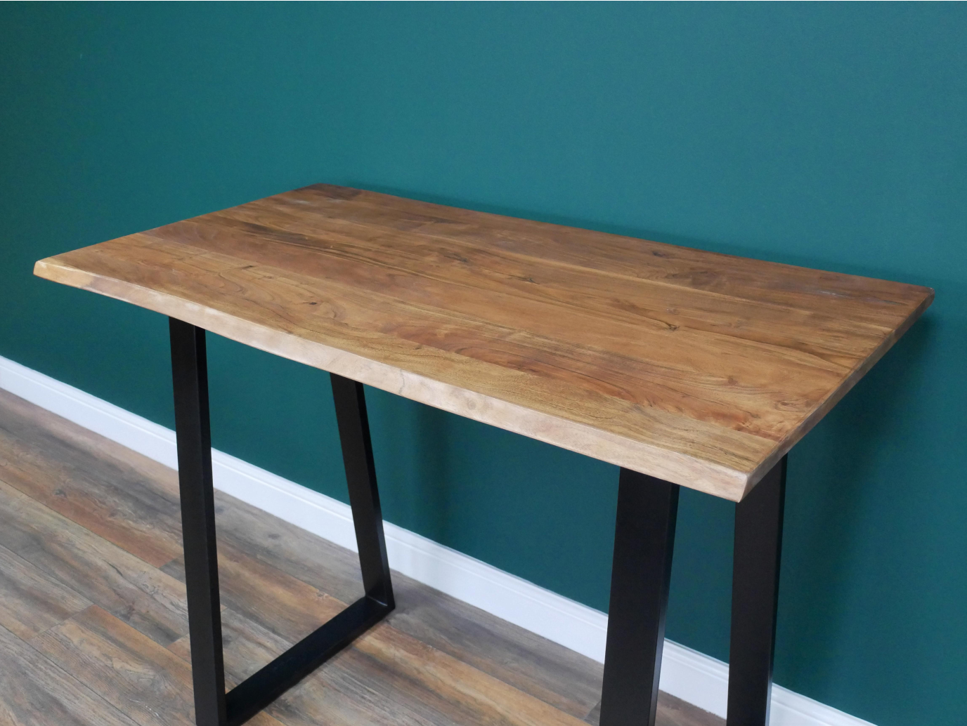 Living Edge Breakfast / Bar Table