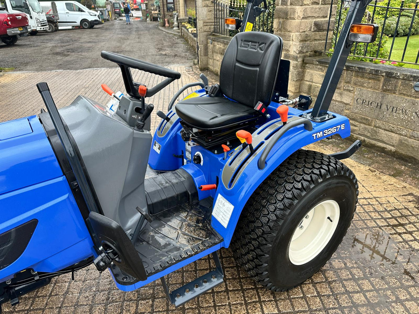 NEW/UNUSED ISEKI TM3267E 26HP 4WD COMPACT TRACTOR