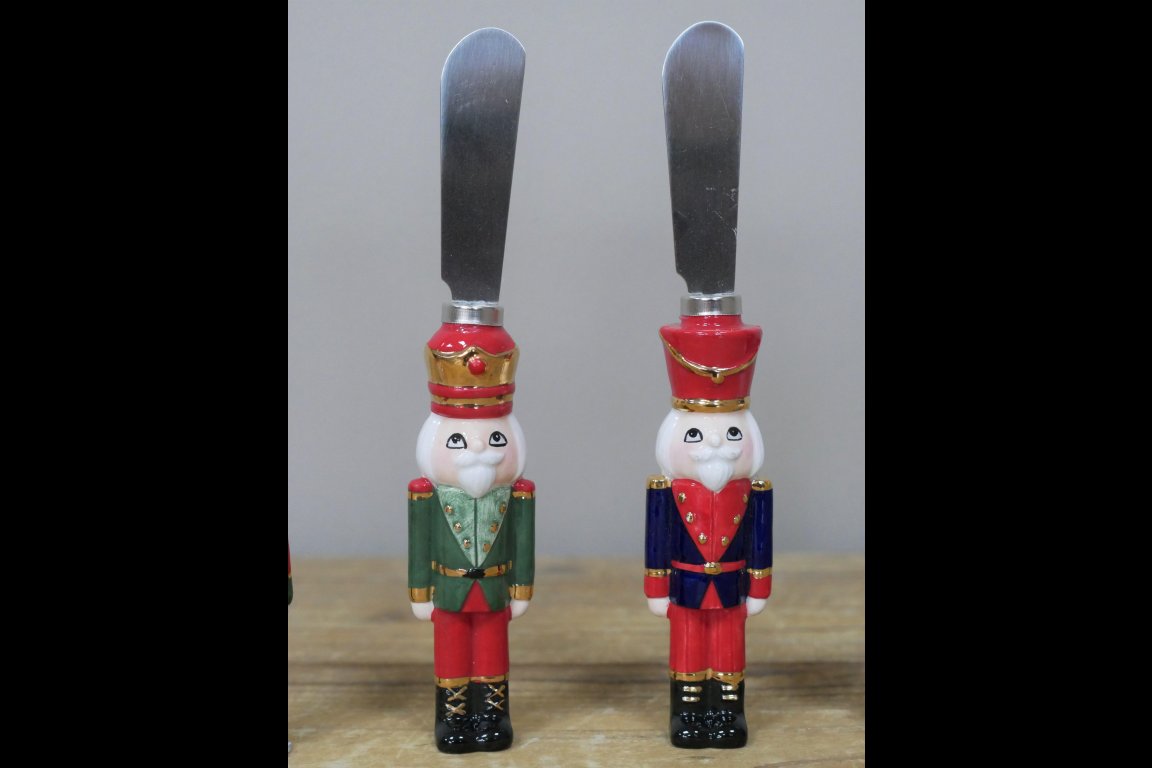 Set Of 4 Butter Knives