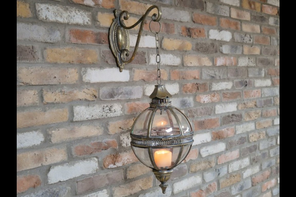 Lantern & Bracket
