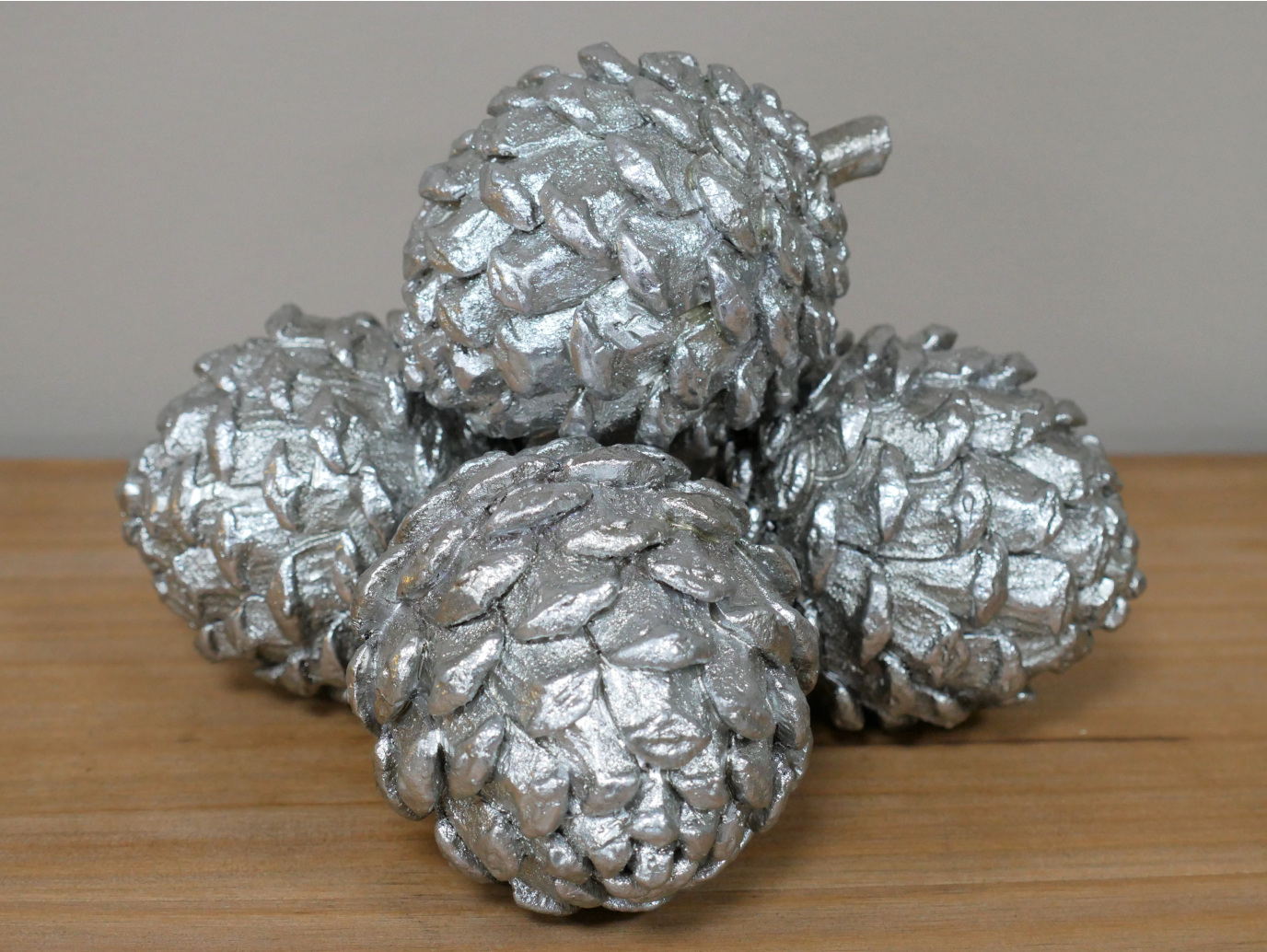 Set Of 4 Pinecones