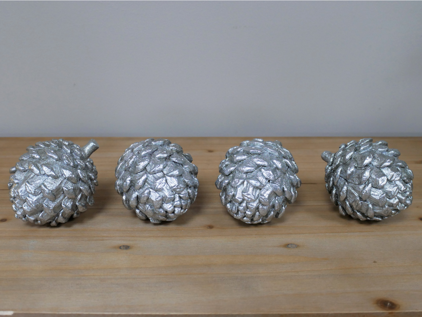 Set Of 4 Pinecones