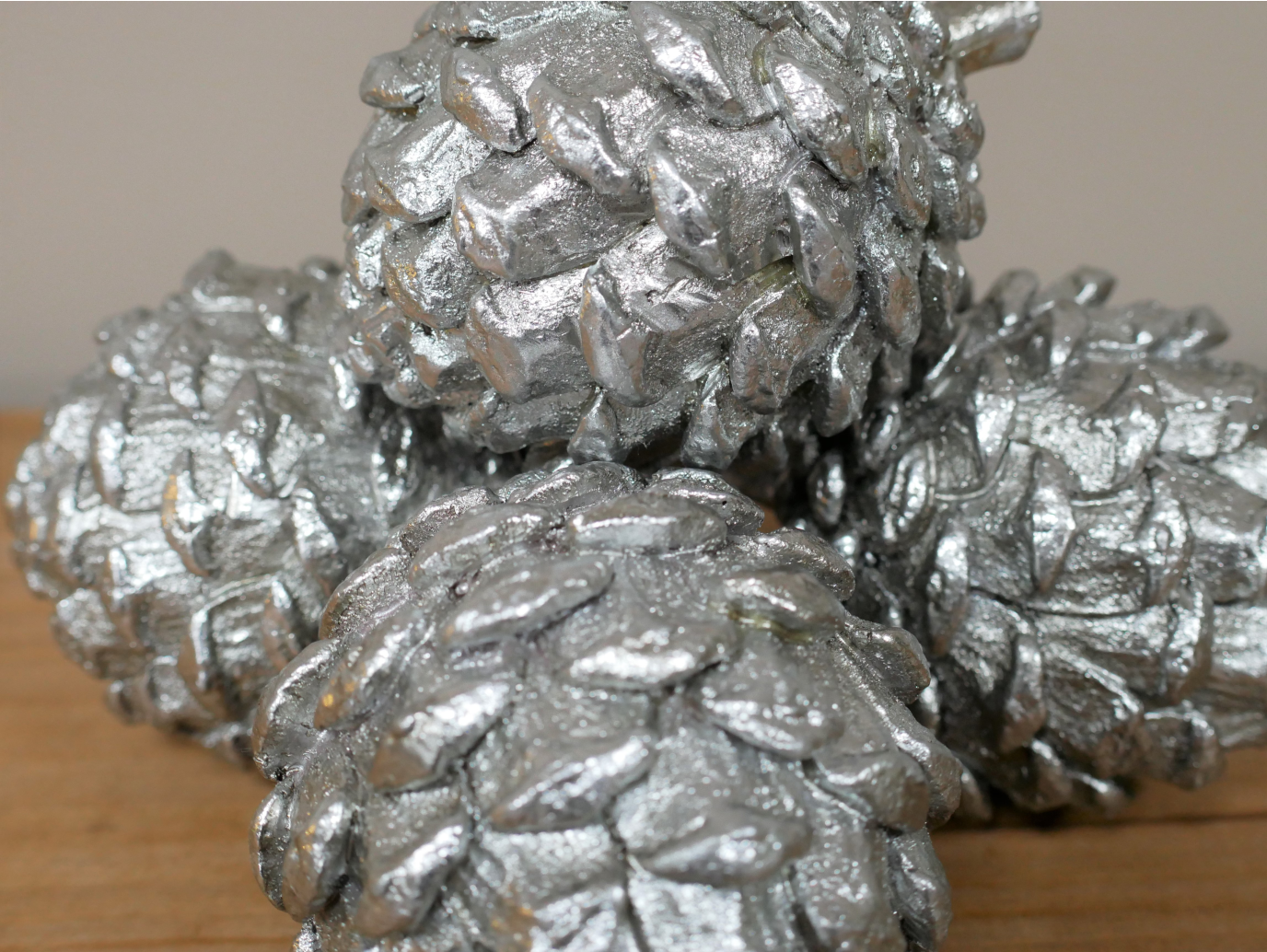 Set Of 4 Pinecones
