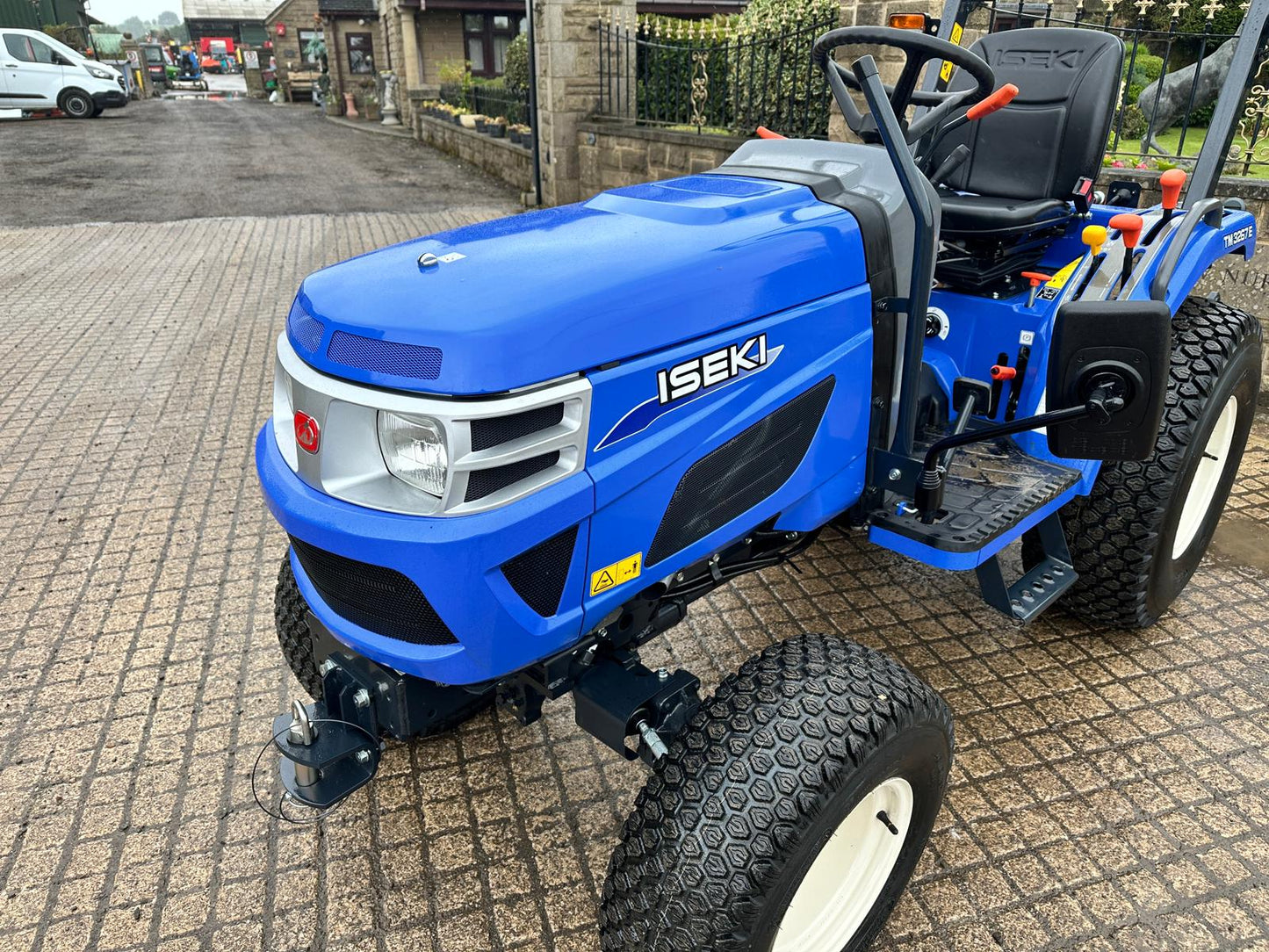 NEW/UNUSED ISEKI TM3267E 26HP 4WD COMPACT TRACTOR