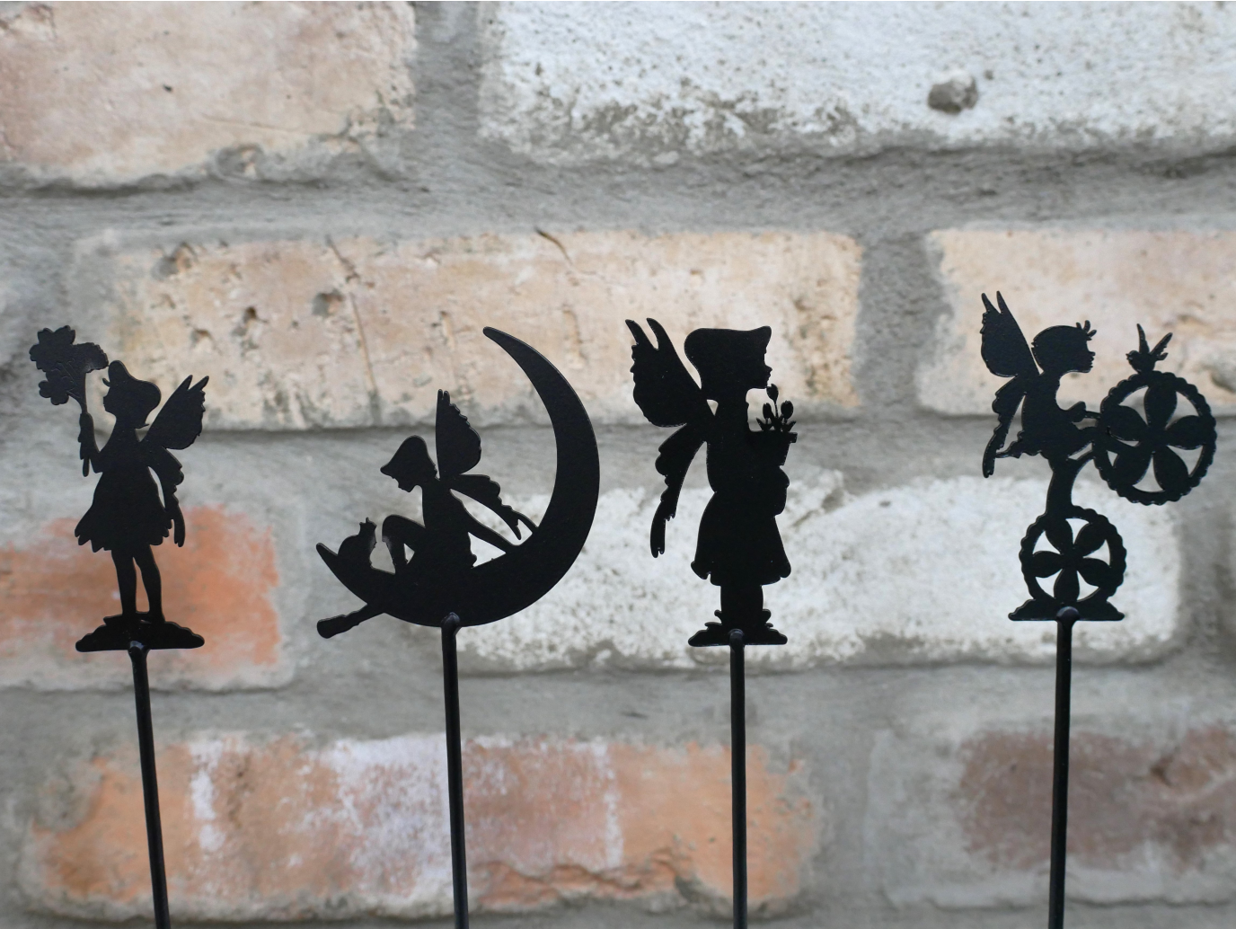 Set Of 4 Small Stakes