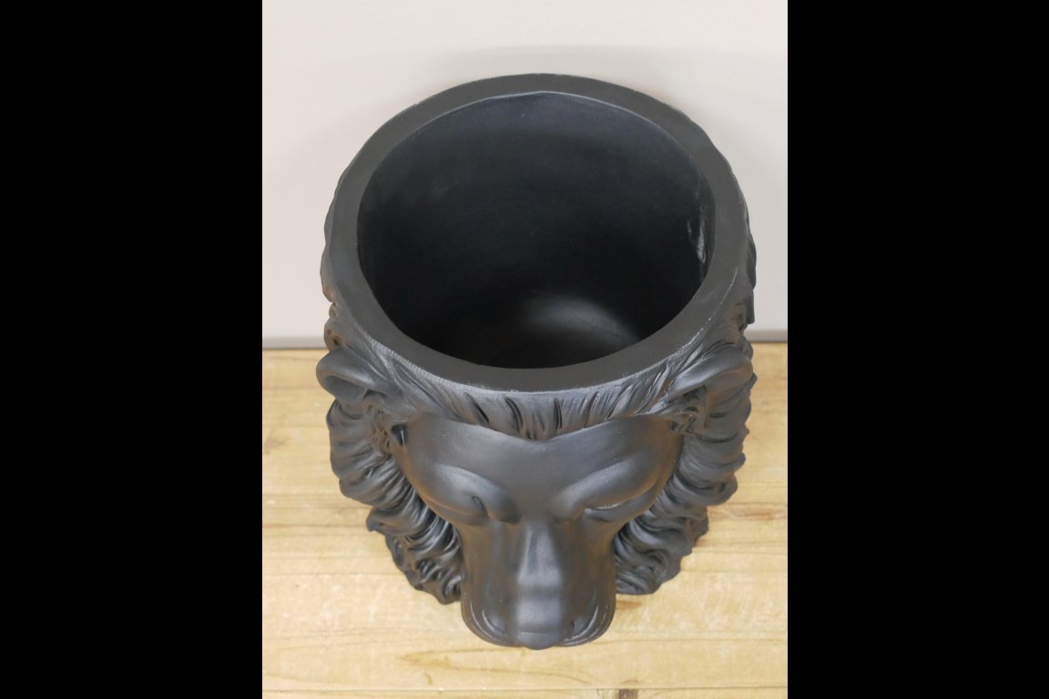 Lion Head Planter