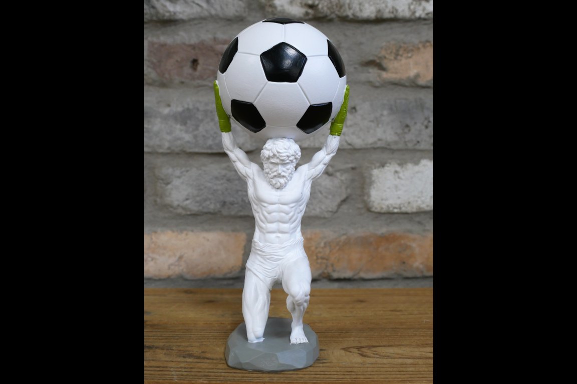 Atlas At The Pitch
