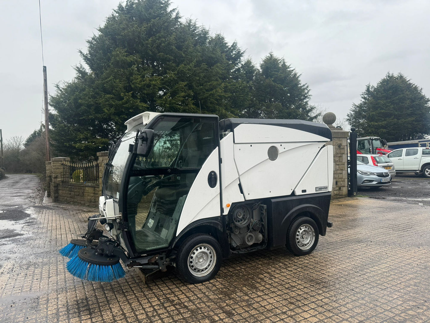 2012/61 JOHNSTON CN101 COMPACT ROAD SWEEPER