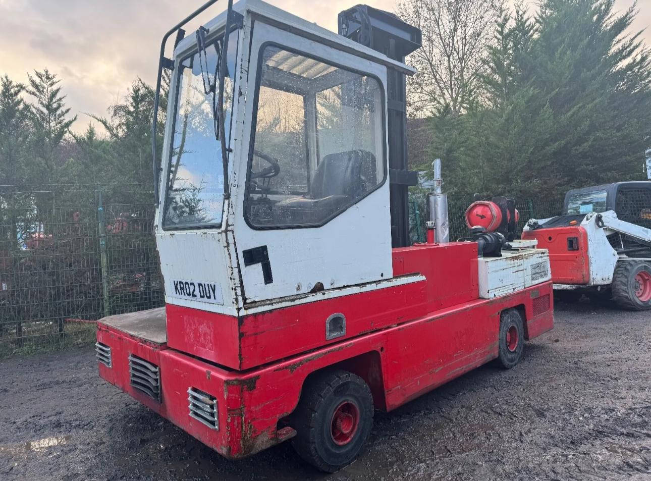 BP HT35KU 3.5 TON SIDE LOADER FORKLIFT