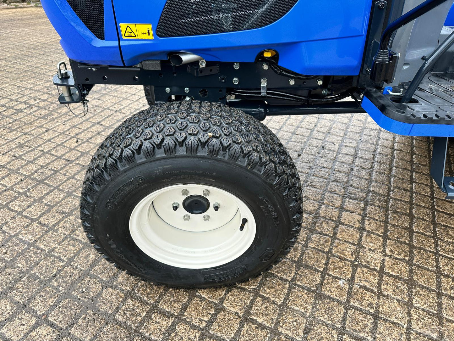 NEW/UNUSED ISEKI TM3267E 26HP 4WD COMPACT TRACTOR