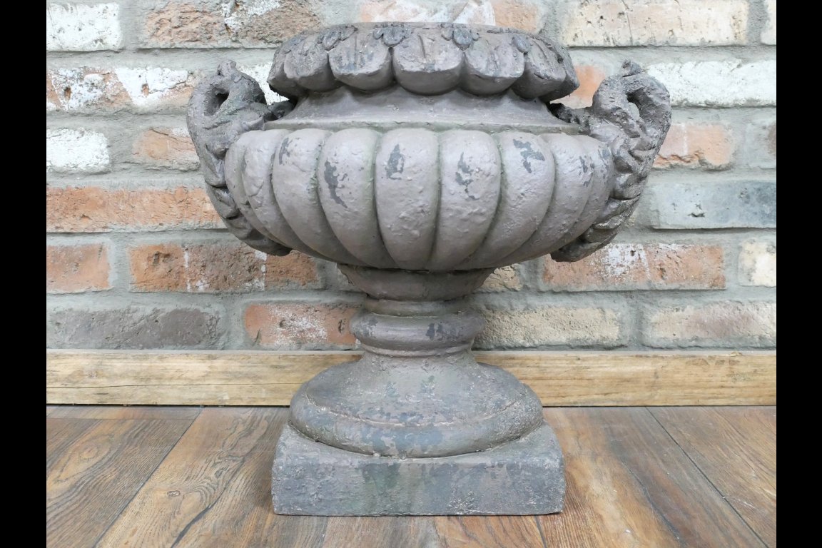 Urn