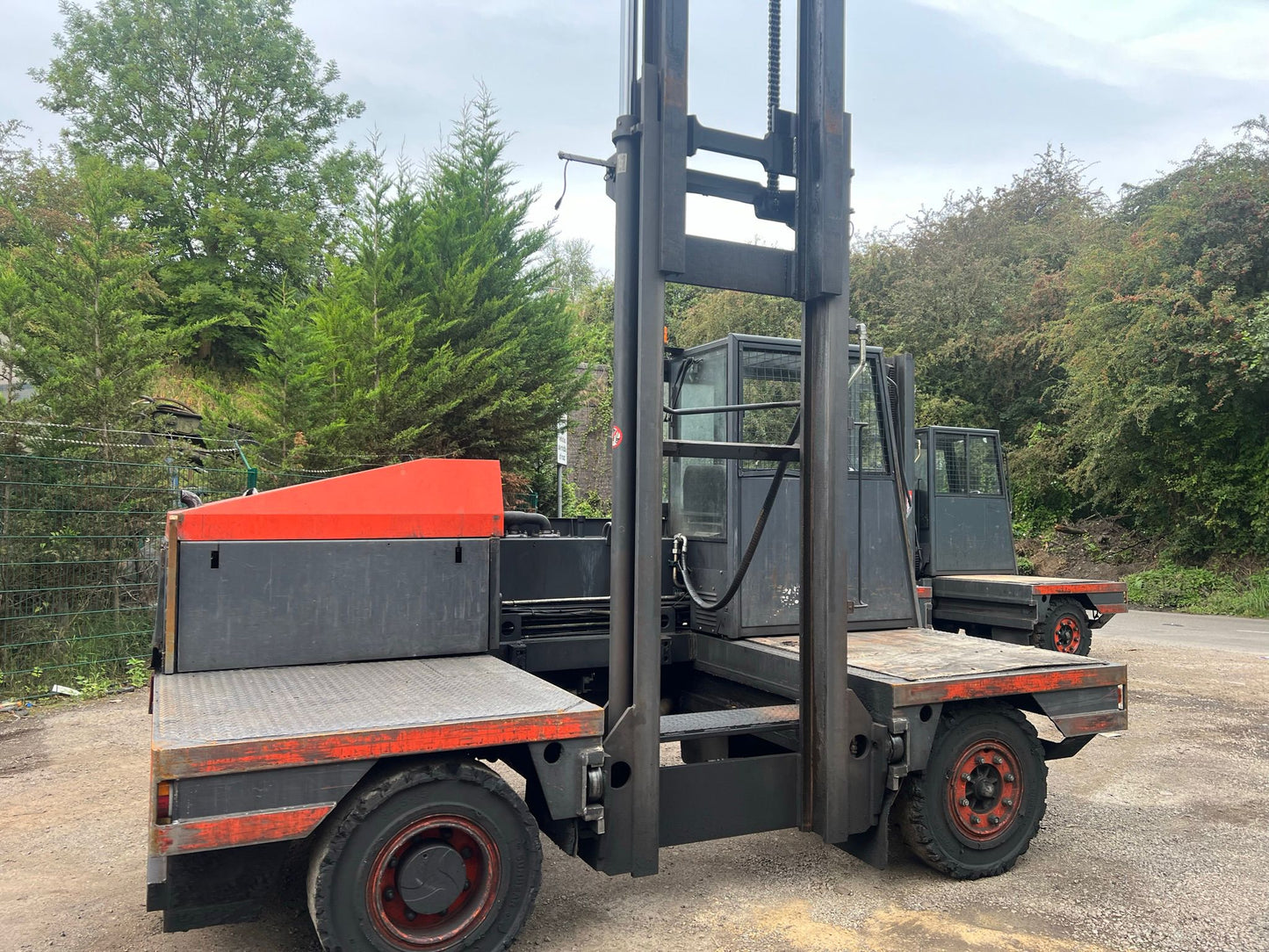 LINDI S40 SIDE LOADER FORKLIFT