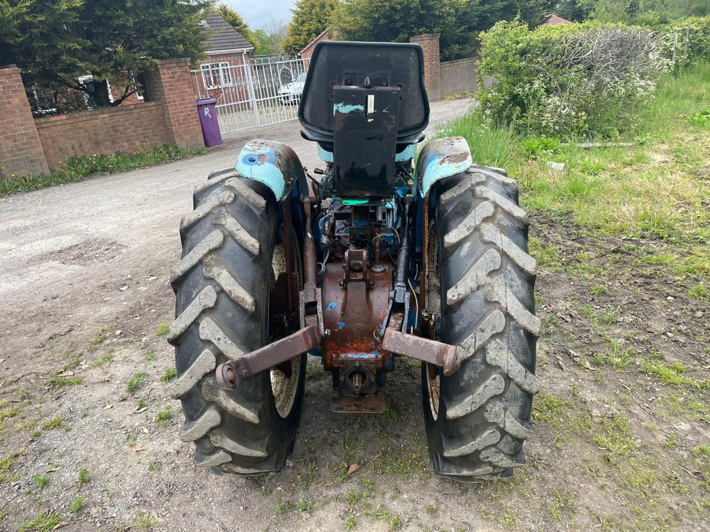 VINTAGE FORD 3000 VINYARD TRACTOR, RUNS DRIVES AND WORKS, ALL GEARS WORK