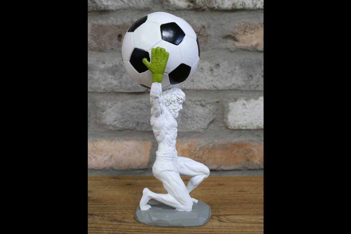 Atlas At The Pitch