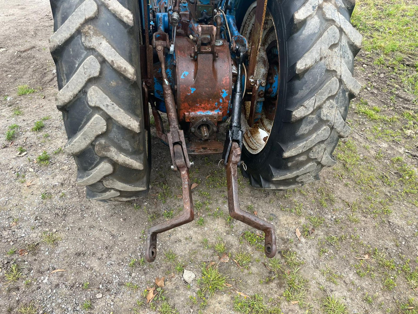 VINTAGE FORD 3000 VINYARD TRACTOR, RUNS DRIVES AND WORKS, ALL GEARS WORK