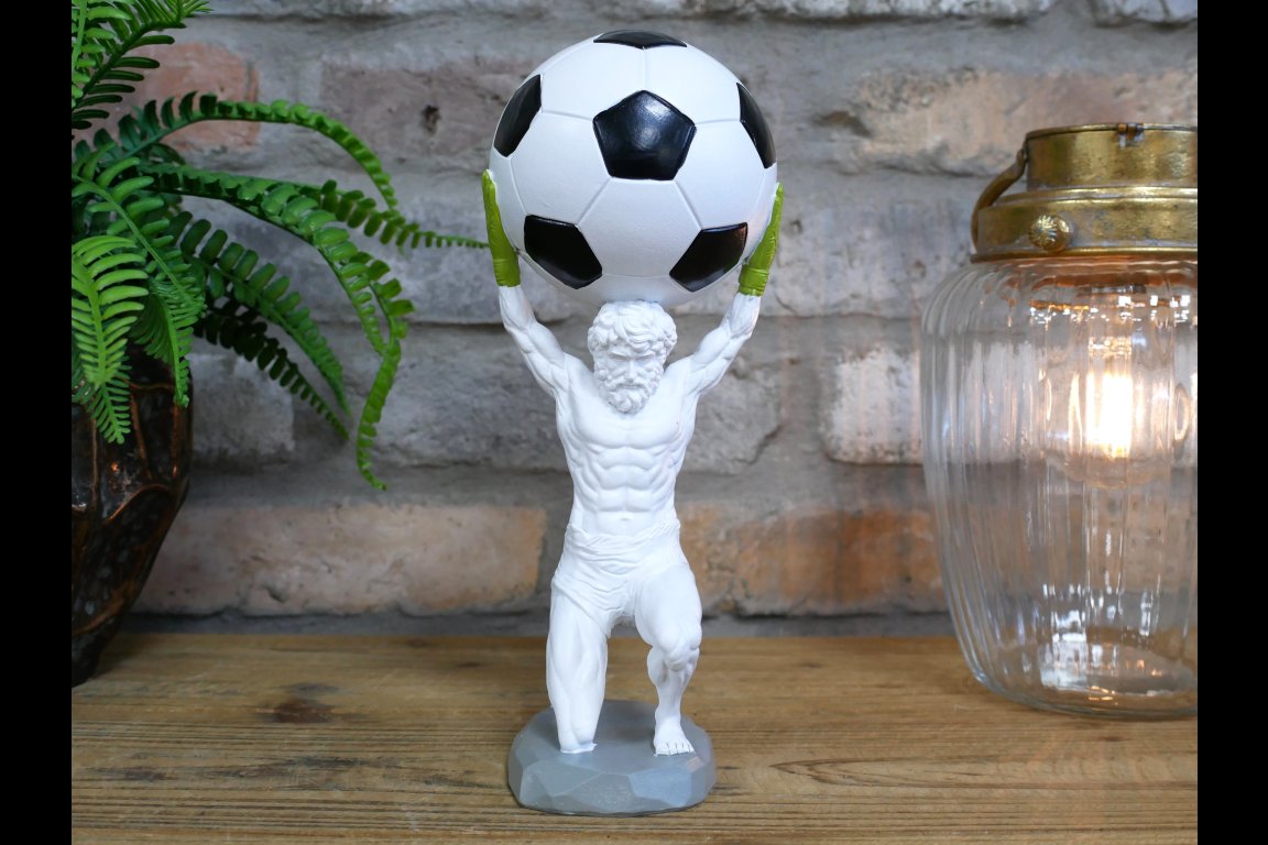 Atlas At The Pitch