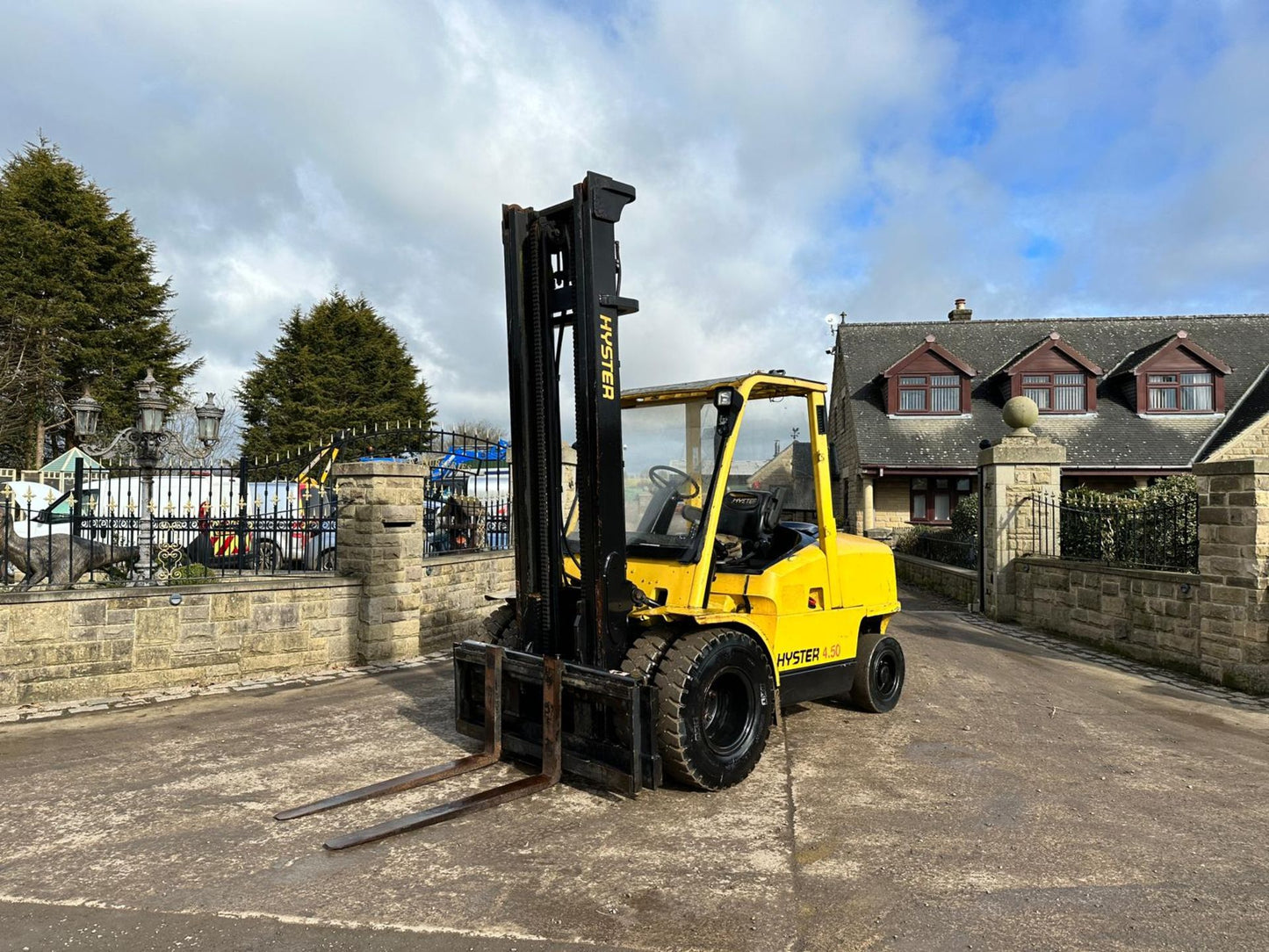 Hyster H4.50XM 4.5 Ton Twin Wheeled Diesel Forklift