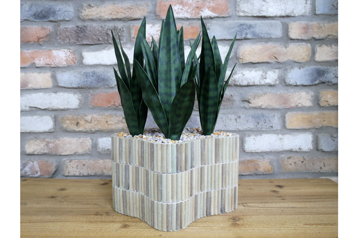 Planter & Artificial Plants