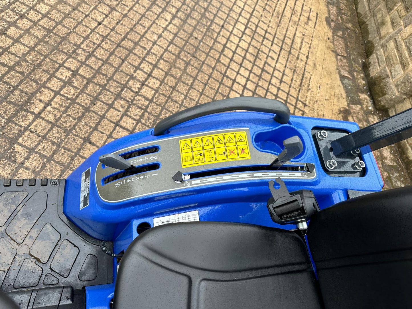 NEW/UNUSED ISEKI TM3267E 26HP 4WD COMPACT TRACTOR