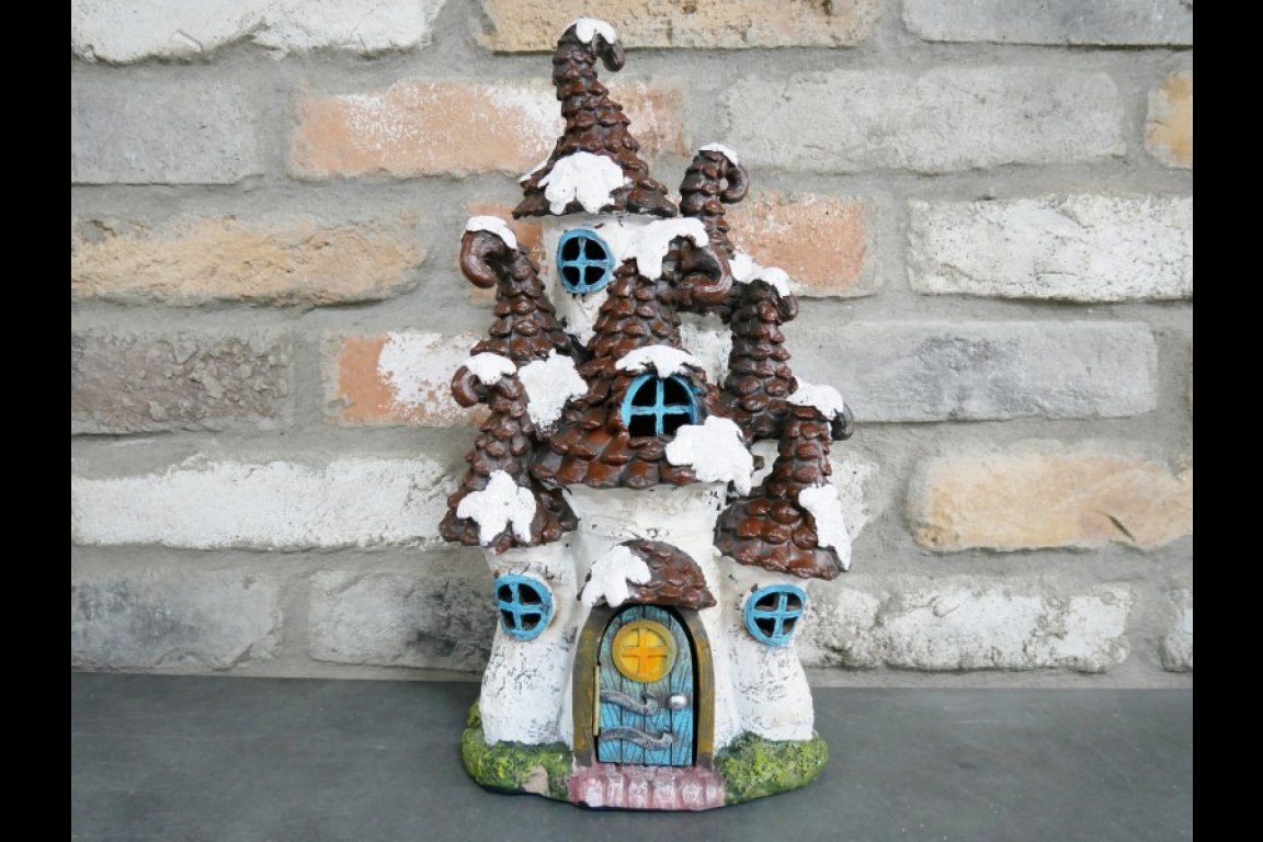 Pine Cone House (Large)