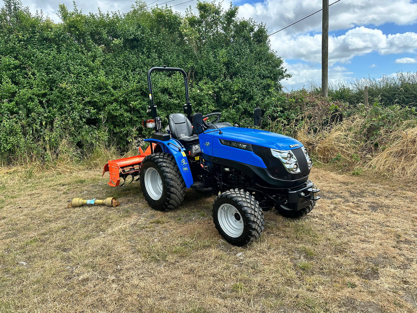 NEW/UNUSED SOLIS 20 4WD COMPACT TRACTOR WITH FARM MASTER RT135 ROTAVATOR BUNDLE!