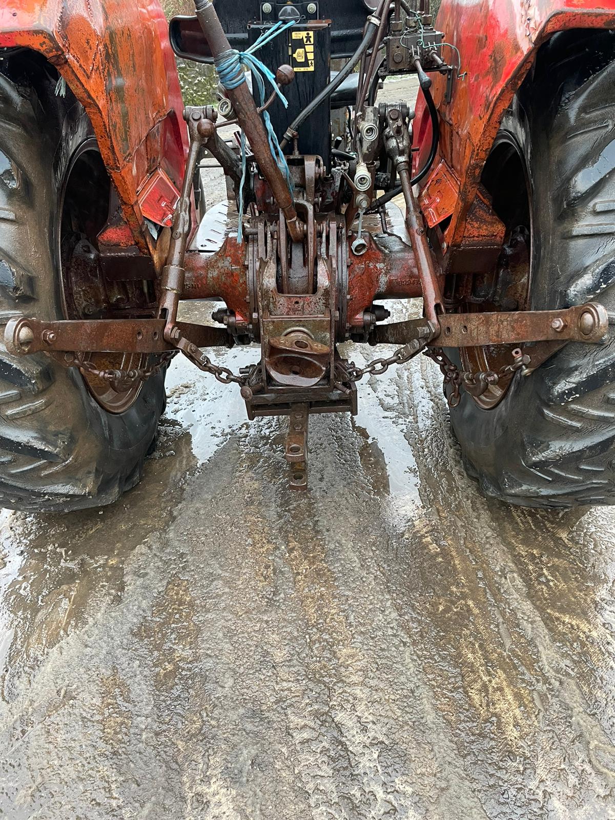 MASSEY FERGUSON 178 TRACTOR, RUNS AND DRIVES