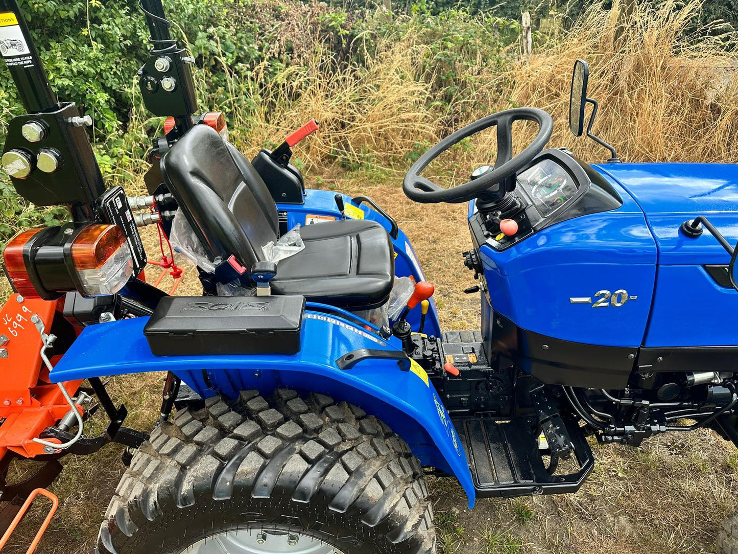 NEW/UNUSED SOLIS 20 4WD COMPACT TRACTOR WITH FARM MASTER RT135 ROTAVATOR BUNDLE!