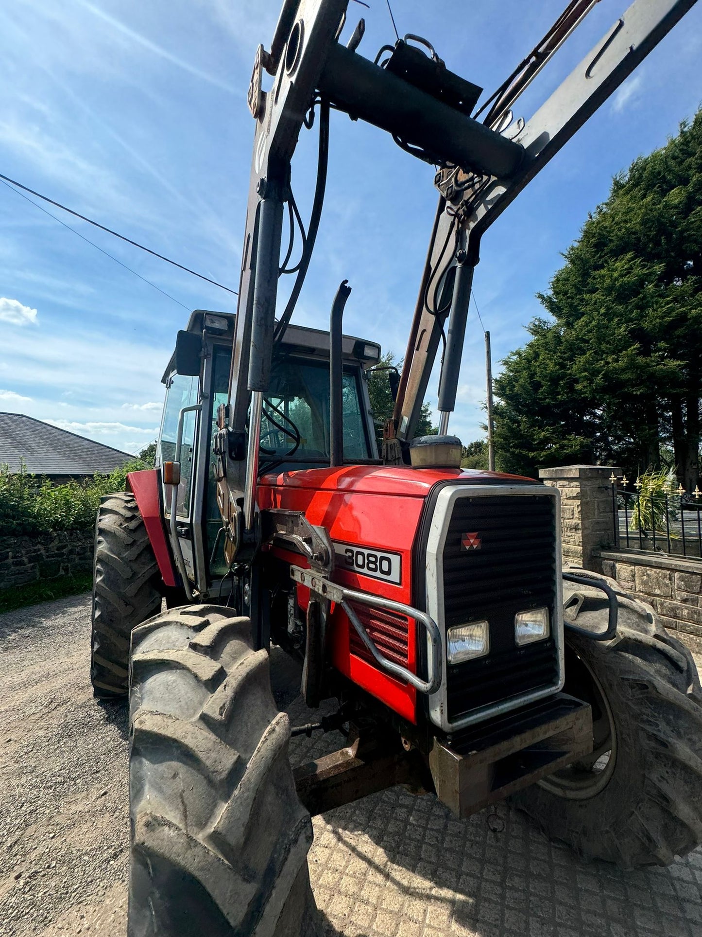 MASSEY FURGUSON 3080 LOADER TRACTOR