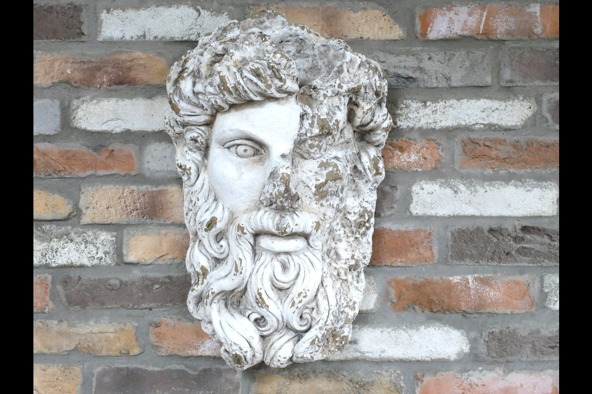 Face Wall Decoration