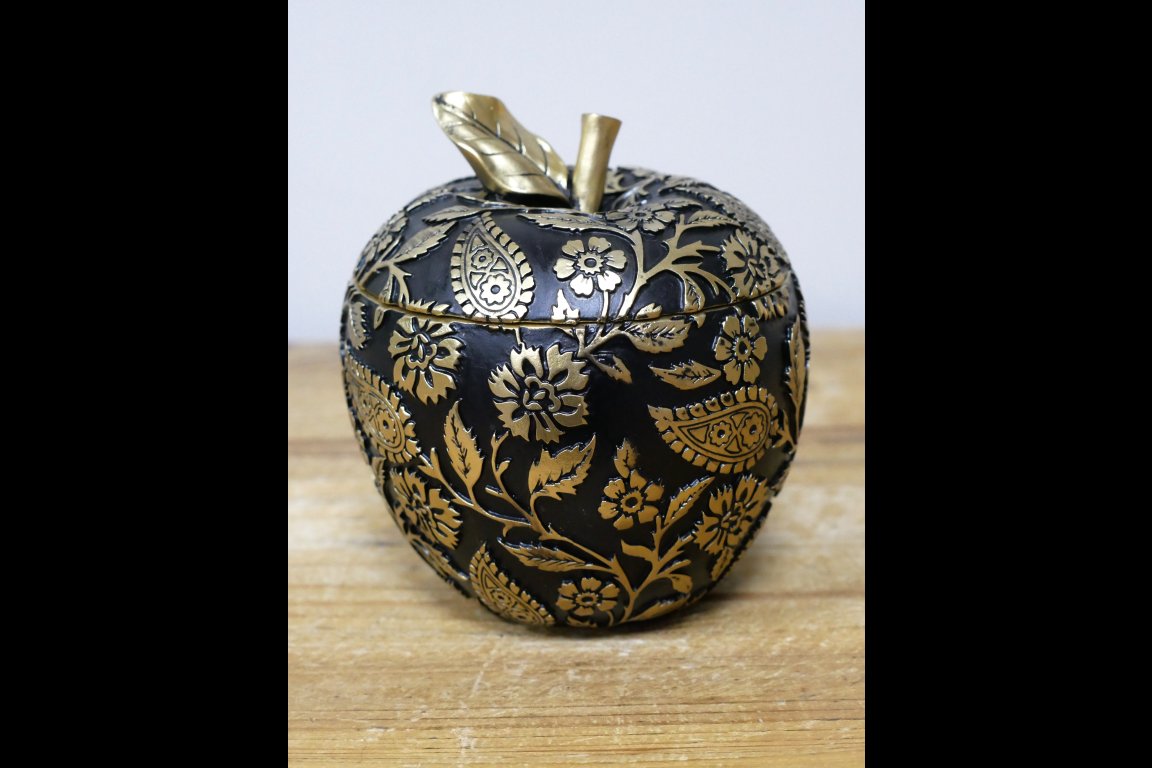 Black & Gold Apple