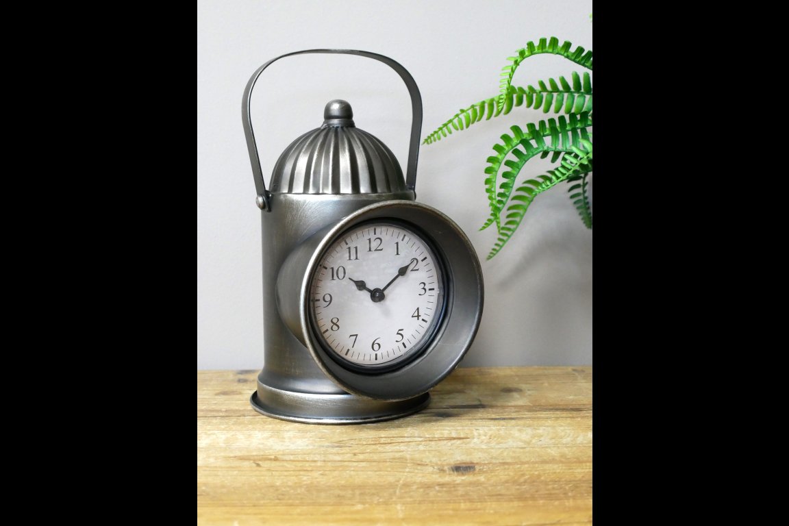 Railway Lamp Clock
