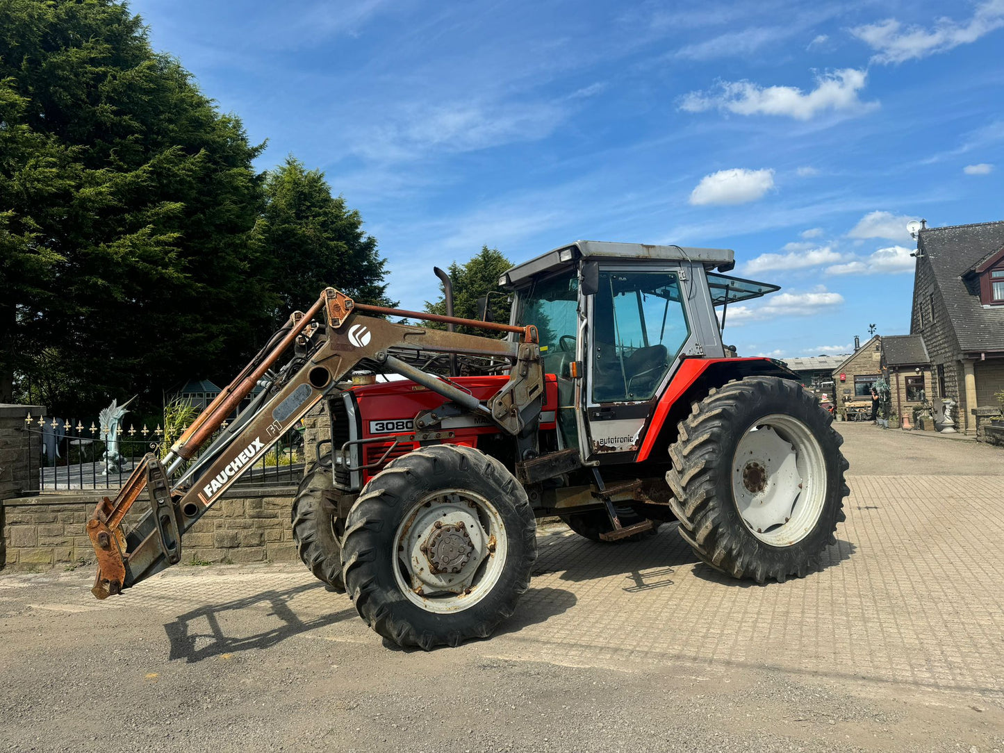MASSEY FURGUSON 3080 LOADER TRACTOR
