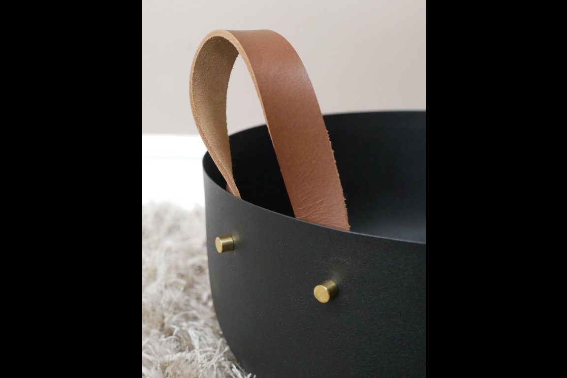 Set Of 2 Bowls / Planters