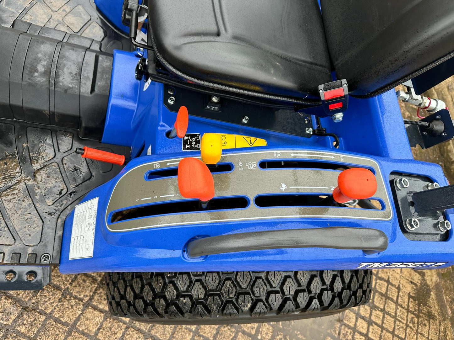 NEW/UNUSED ISEKI TM3267E 26HP 4WD COMPACT TRACTOR