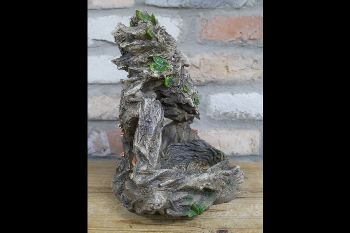 Treeman Birdfeeder