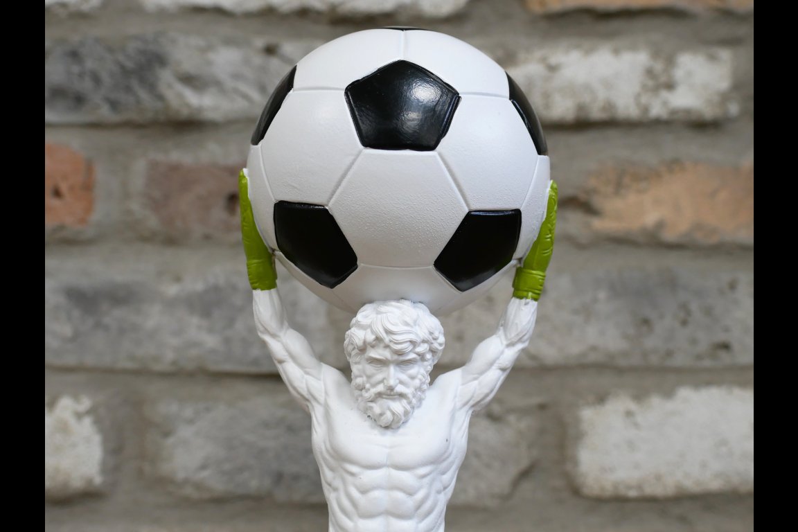 Atlas At The Pitch