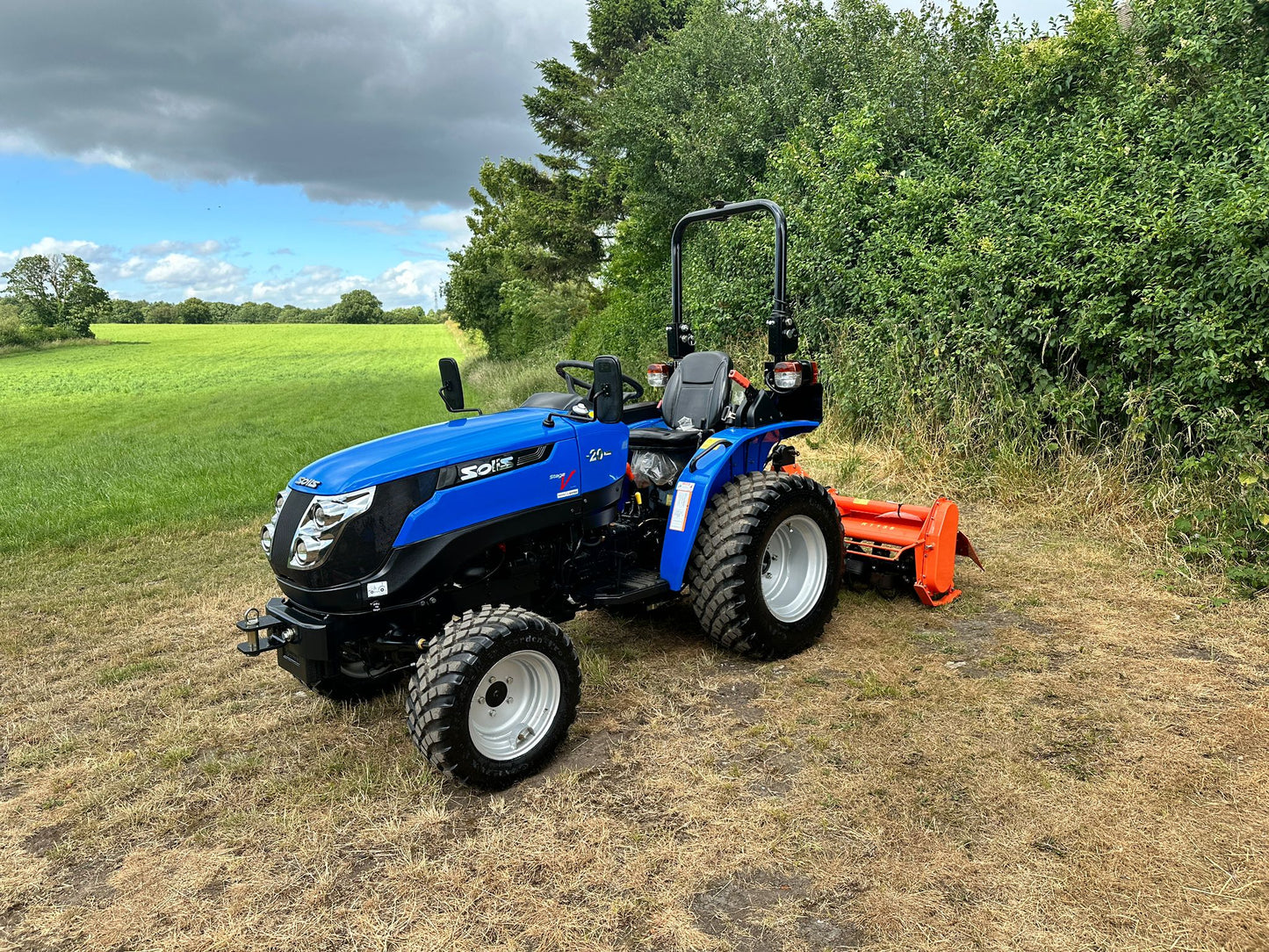 NEW/UNUSED SOLIS 20 4WD COMPACT TRACTOR WITH FARM MASTER RT135 ROTAVATOR BUNDLE!