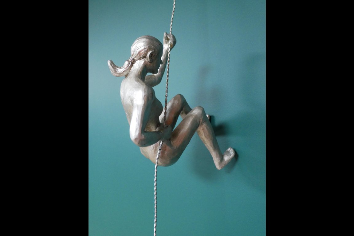 Set Of 2 Abseiling Women