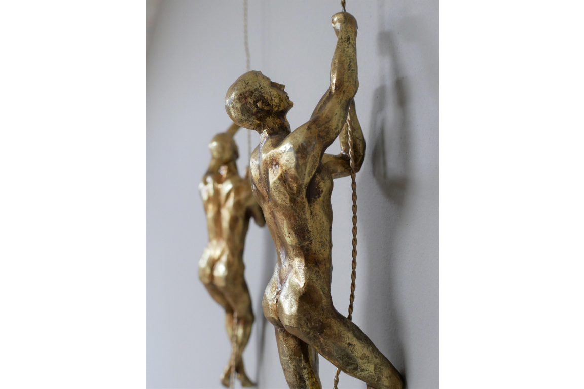 Set Of 2 Climbing Men