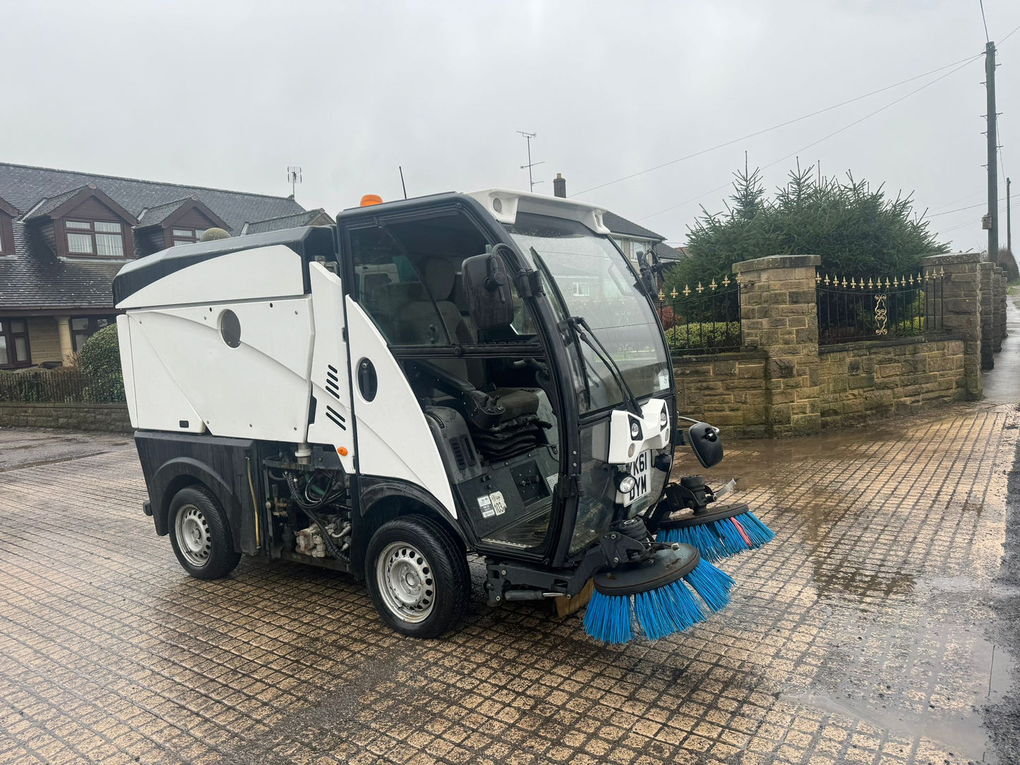2012/61 JOHNSTON CN101 COMPACT ROAD SWEEPER