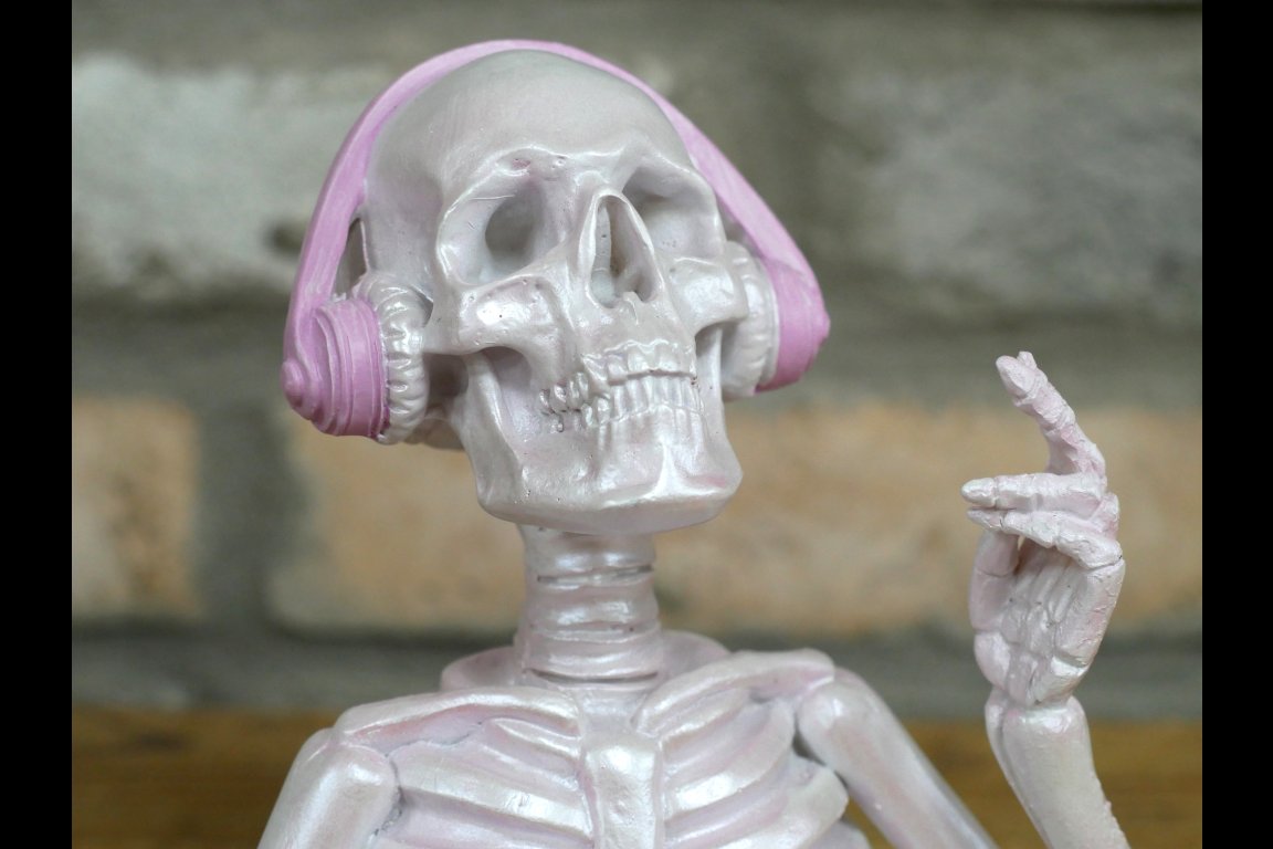 Skeleton With Headphones (Pink)