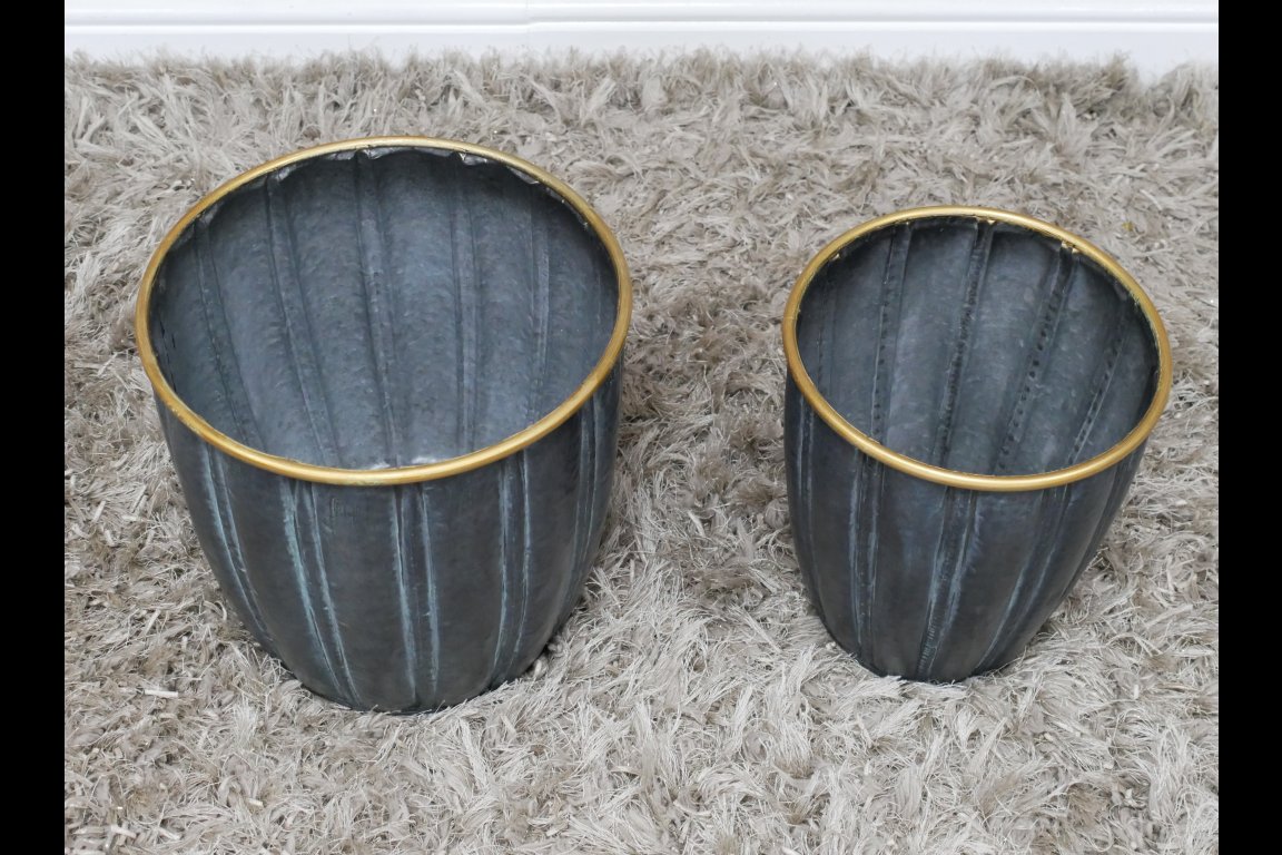 Set Of 2 Planters