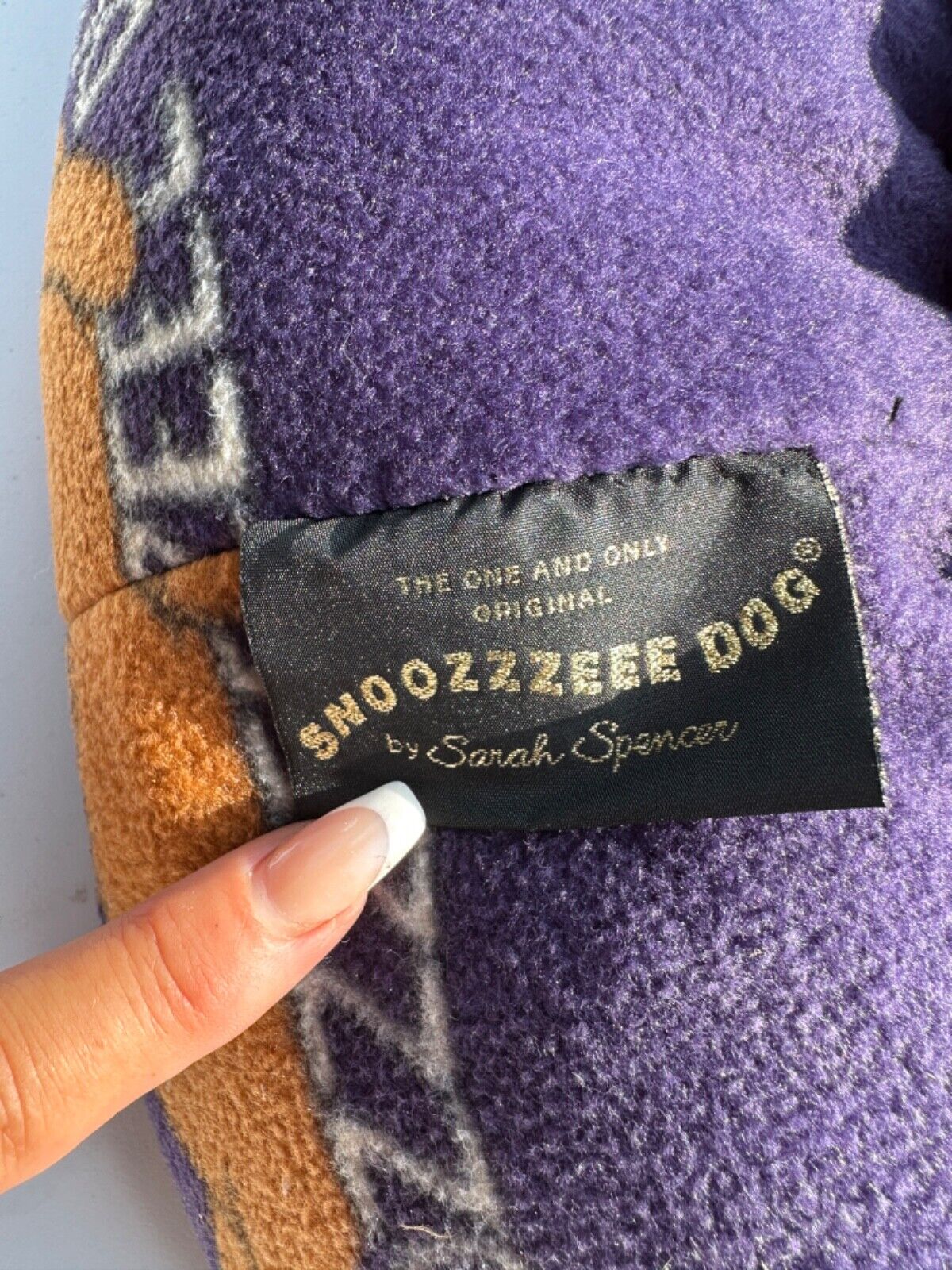 LARGE SNOOZZZEEE DOG / PUPPY BED PURPLE DOG DESIGN CUSHION 71CM