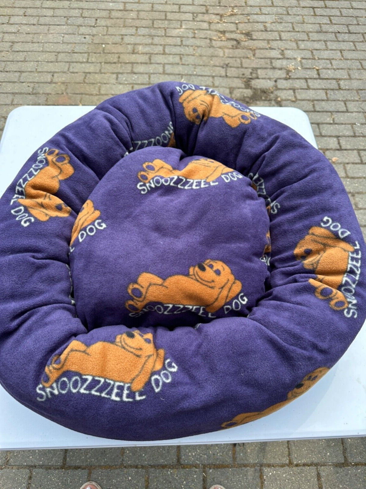 LARGE SNOOZZZEEE DOG / PUPPY BED PURPLE DOG DESIGN CUSHION 71CM