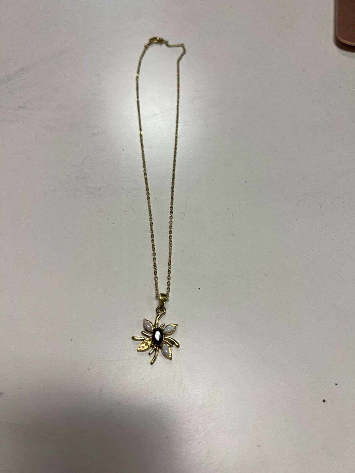 GOLD LOOK BEAUTIFUL FLOWER NECKLACE SHORT CHAIN DRESS JEWELLERY