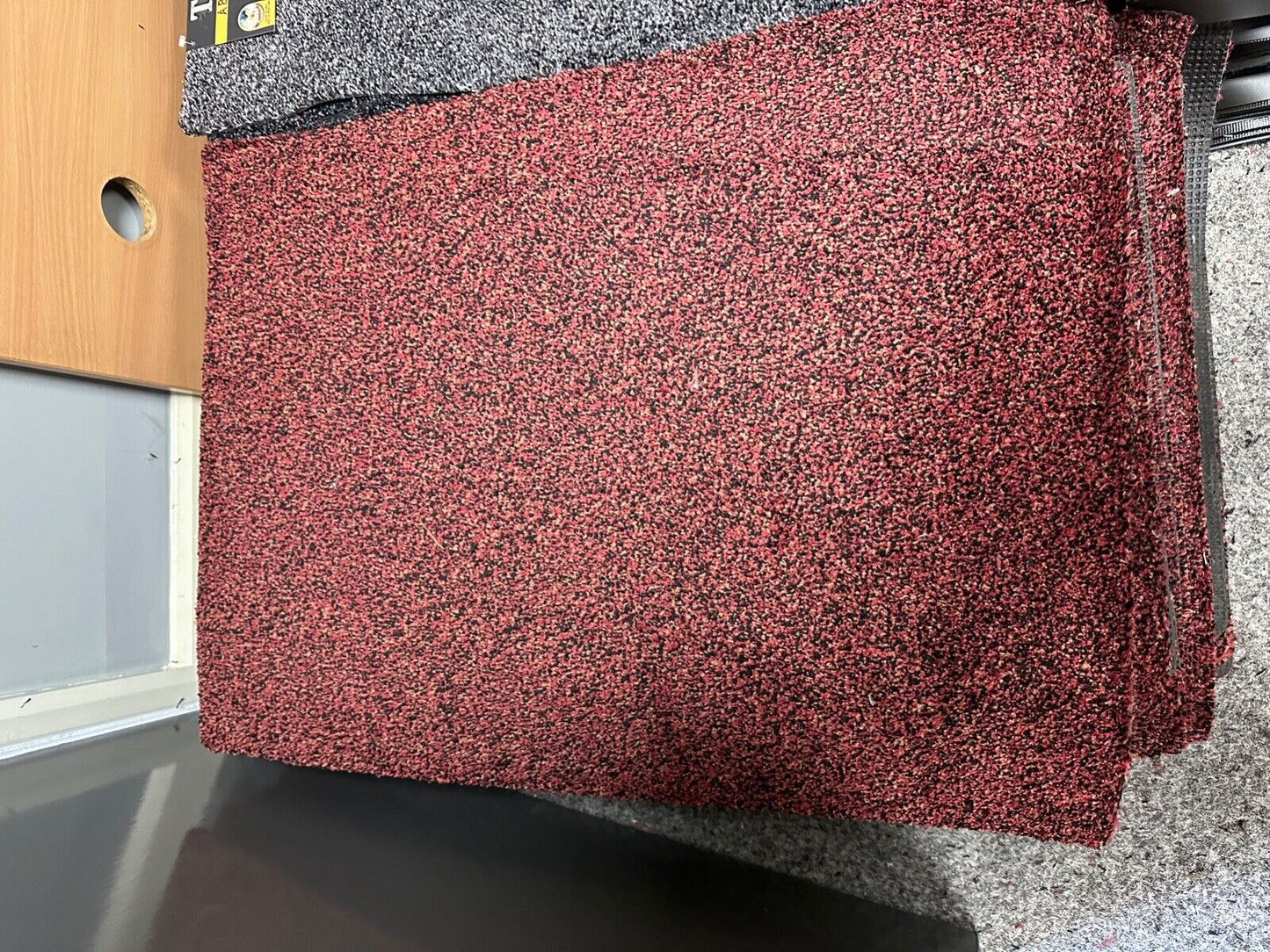 4 X RED TOUGH DIRT RUBBER BACK DOOR FLOOR MAT PET CAR HOME CARAVAN MOTORHOME NEW